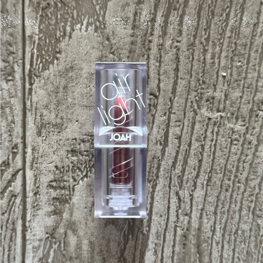 J.O.A. Air Light Lipstick - Vibrant Red